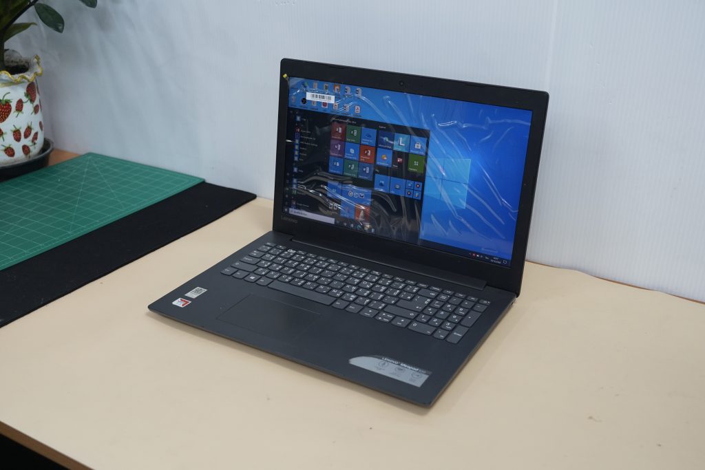 เปลี่ยนจอ LENOVO 320-15 จอ 15 นิ้ว FHD IPS จอแตก จอร้าว จอเสีย จอเป็นเส้น เปลี่ยนจอใหม่
