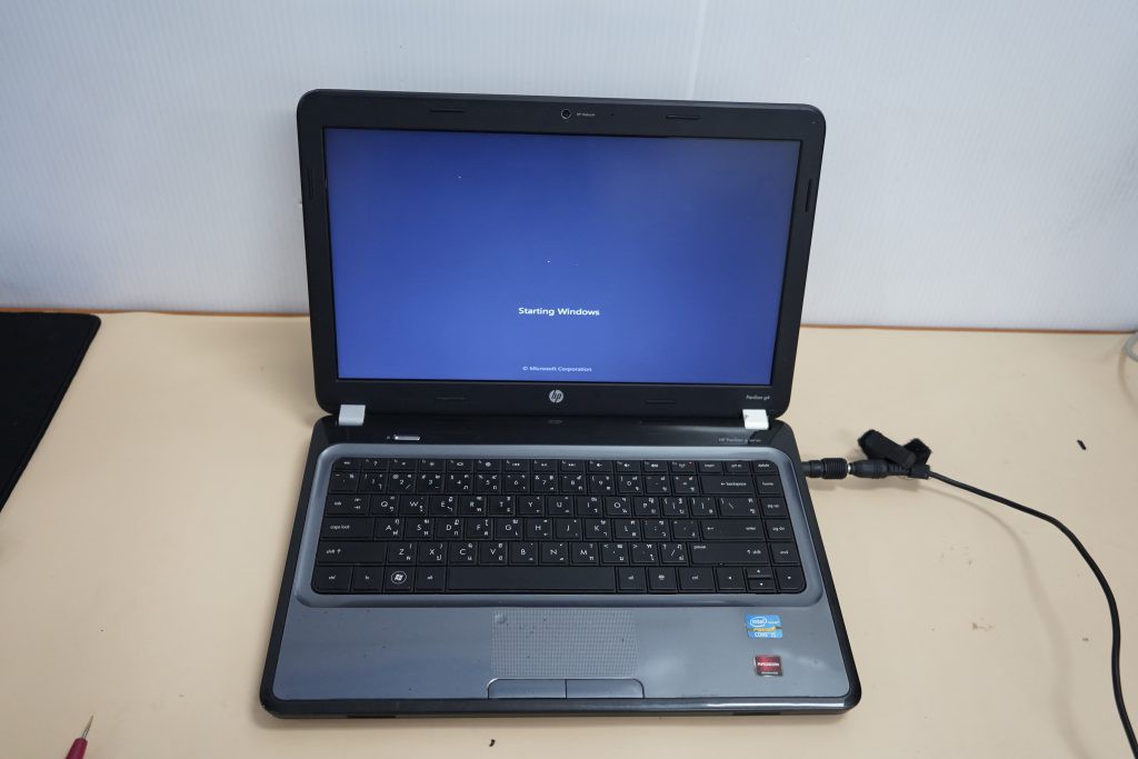 เปลี่ยนสายแพรจอ HP G4-1000 ขยับแล้วจอเพี้ยน จอดับ จอลาย จอขาว