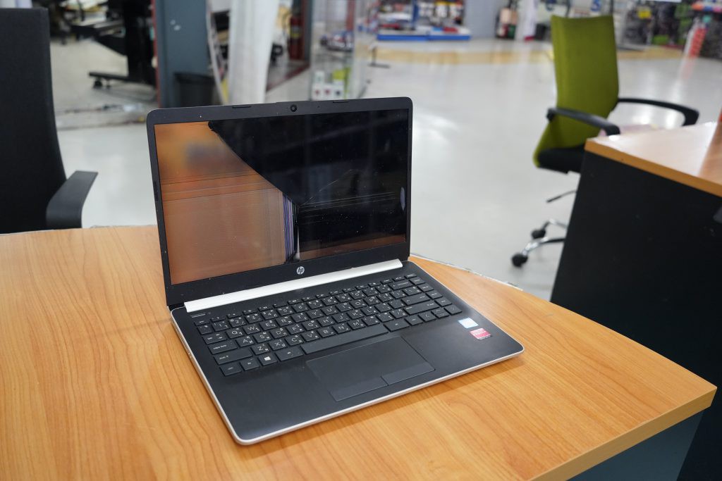 เปลี่ยนจอ Notebook HP 14S-14 14s-cf1016TX จอแตก จอร้าว จอเสีย จอเป็นเส้น เปลี่ยนจอใหม่ 14.0 FHD IPS 1920X1080