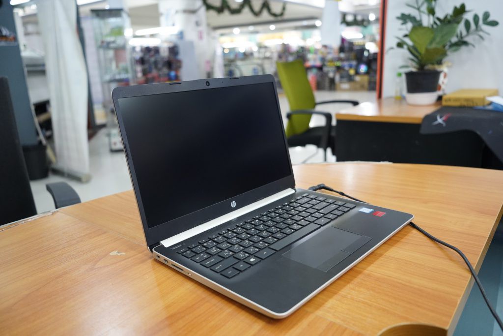 เปลี่ยนจอ Notebook HP 14S-14 14s-cf1016TX จอแตก จอร้าว จอเสีย จอเป็นเส้น เปลี่ยนจอใหม่ 14.0 FHD IPS 1920X1080