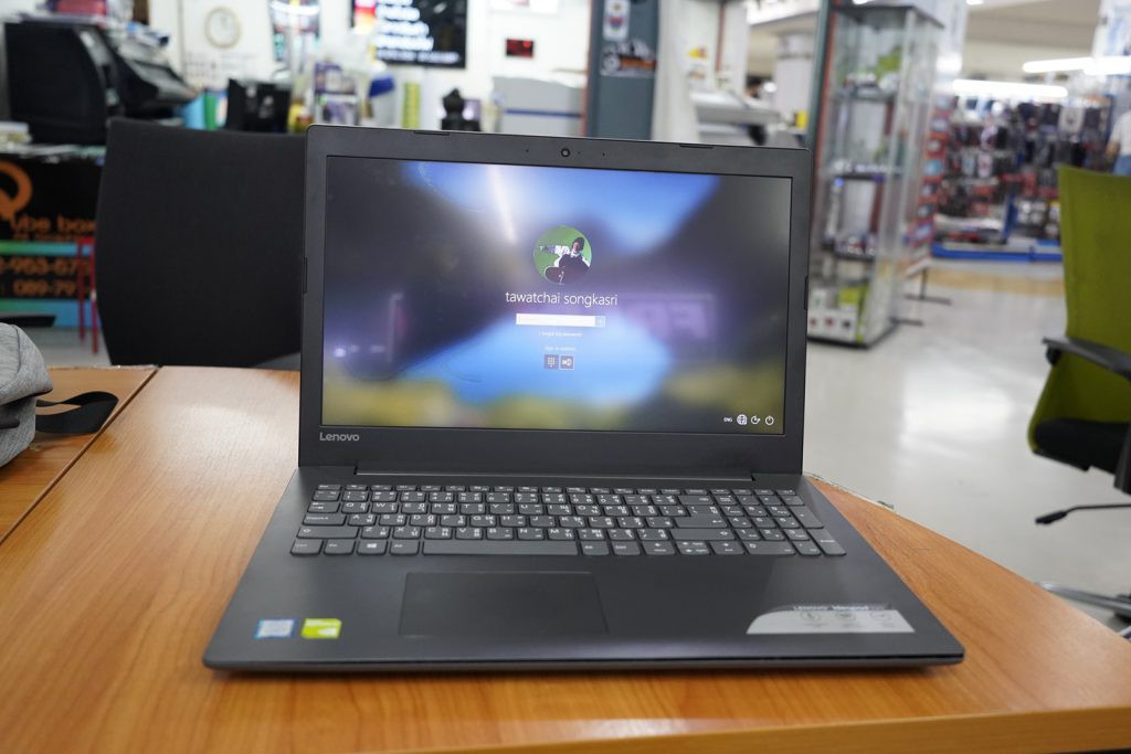 เปลี่ยนจอ LENOVO Ideapad 320-15IKB จอเป็นเส้น จอแตก จอร้าว จอเสีย เปลี่ยนจอใหม่