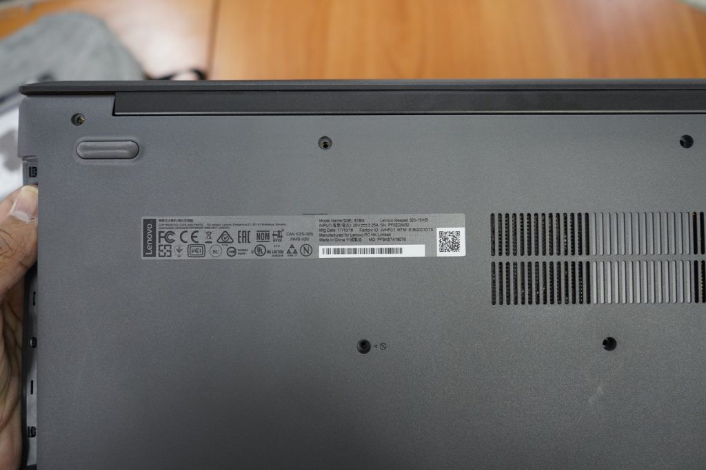 เปลี่ยนจอ LENOVO Ideapad 320-15IKB จอเป็นเส้น จอแตก จอร้าว จอเสีย เปลี่ยนจอใหม่