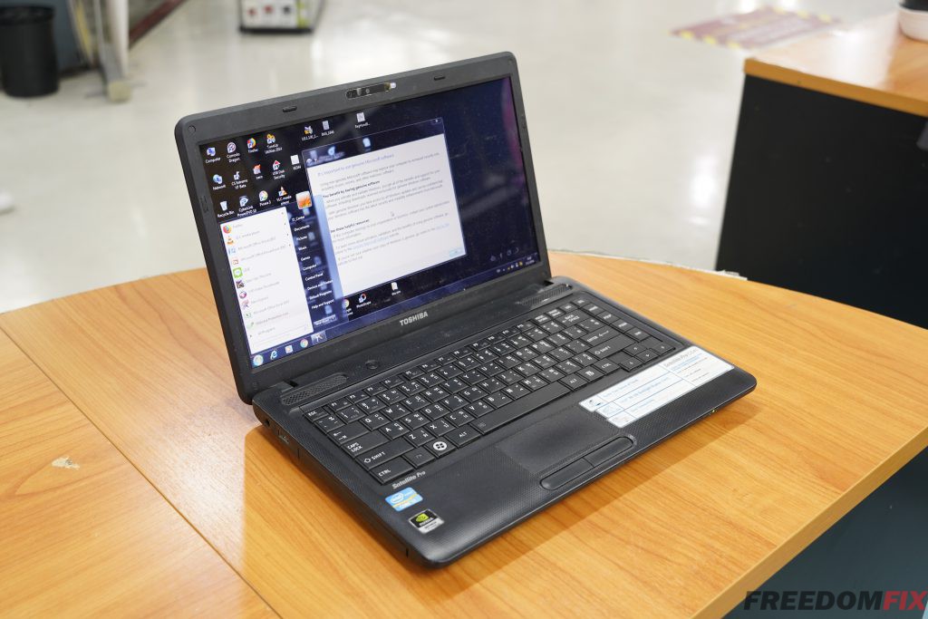 ซ่อมโน๊ตบุ๊ค TOSHIBA C640 เปิดไม่ติด ไฟไม่เข้า ไม่ขึ้นสถานะ เมนบอร์ดเสีย ภาคจ่ายไฟมีปัญหา