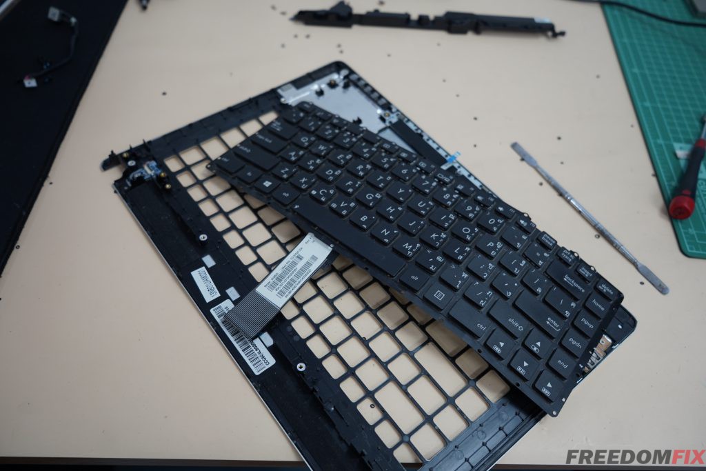 เปลี่ยนคีย์บอร์ด ASUS K450J กดไม่ติด คีย์บอร์ดเสีย แป้นพัง วิ่งเอง แป้นรวน