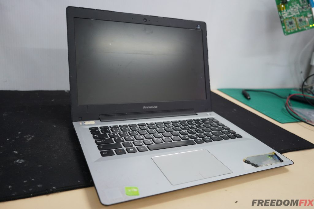 รับเปลี่ยนคีบอร์ด LENOVO 500S ปุ่มเสีย กดไม่ติด