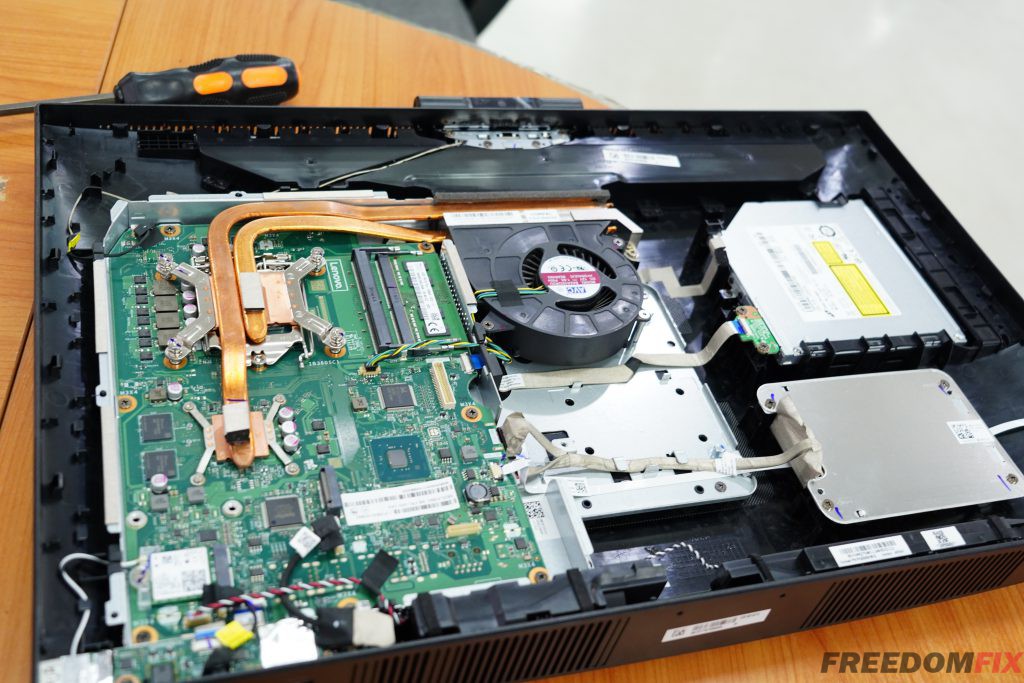 เปลี่ยนจอคอม ออลอินวัน LENOVO V530-24ICB จอแตก จอร้าว จอเสีย จอตก จอเป็นเส้น ใช้งานไม่ได้ เปลี่ยนจอใหม่