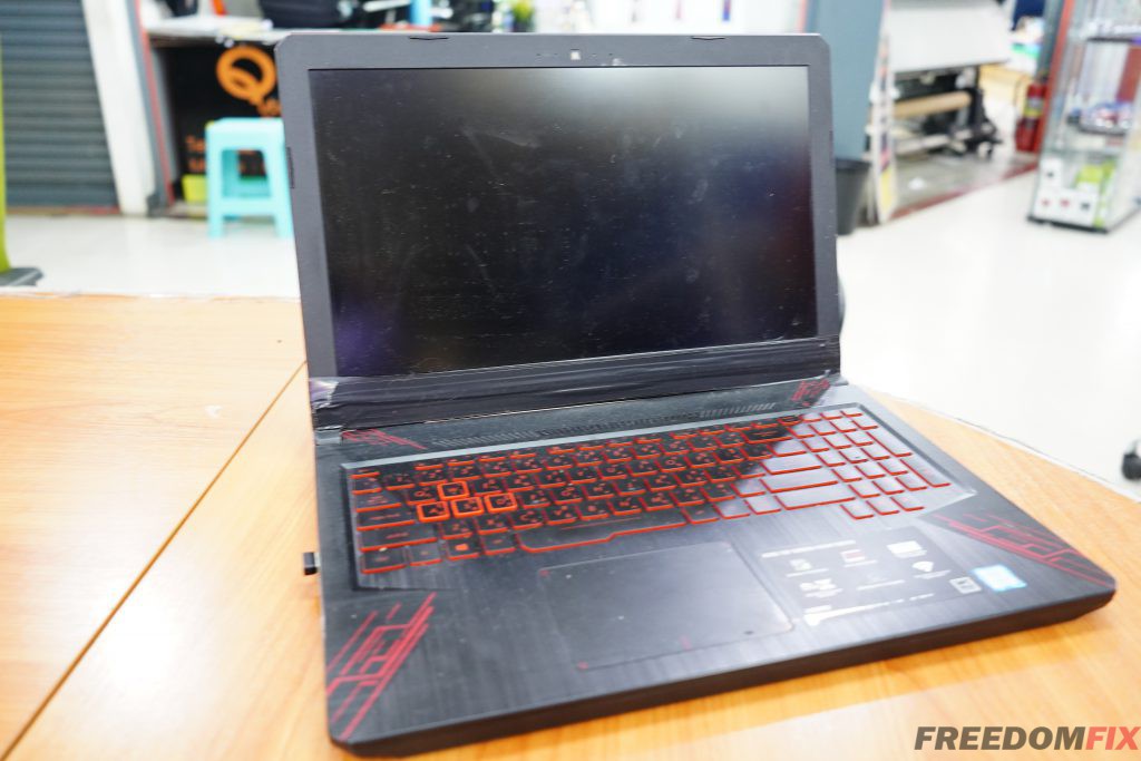 เปลี่ยนบอดี้กรอบจอ ASUS FX504 กรอบแตก บานพับหัก เวลาเปิด พับหน้าจอไม่ได้ ต้องเปลี่ยนกรอบพร้อมบานพับ