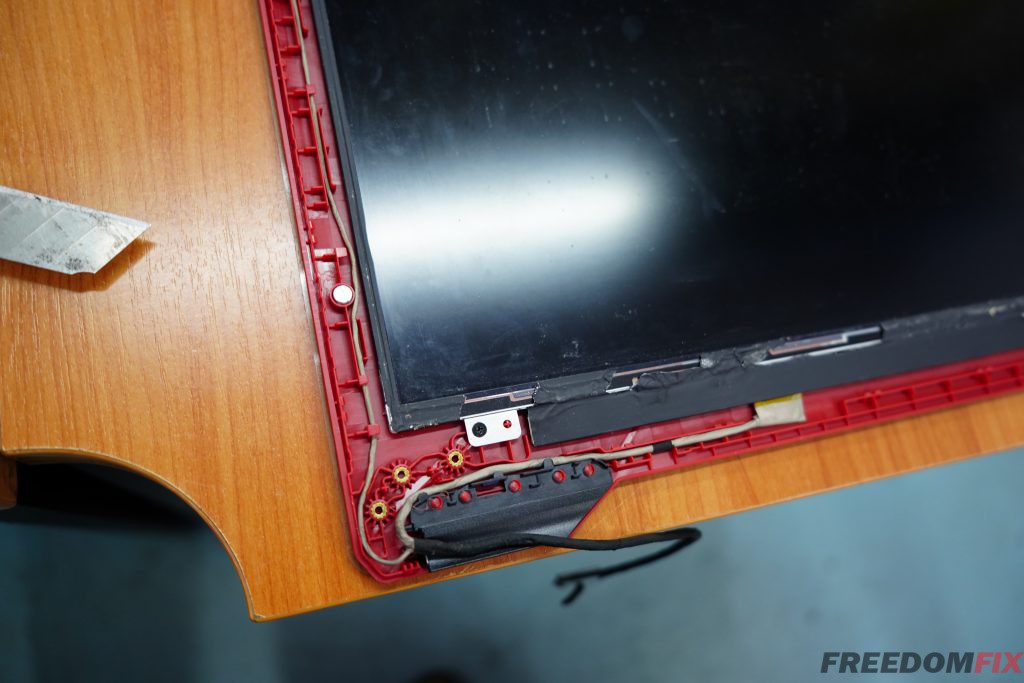 เปลี่ยนบอดี้กรอบจอ ASUS FX504 กรอบแตก บานพับหัก เวลาเปิด พับหน้าจอไม่ได้ ต้องเปลี่ยนกรอบพร้อมบานพับ