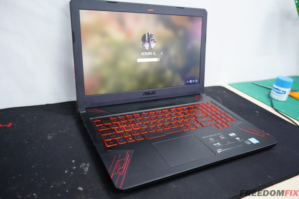 เปลี่ยนบอดี้กรอบจอ ASUS FX504 กรอบแตก บานพับหัก เวลาเปิด พับหน้าจอไม่ได้ ต้องเปลี่ยนกรอบพร้อมบานพับ