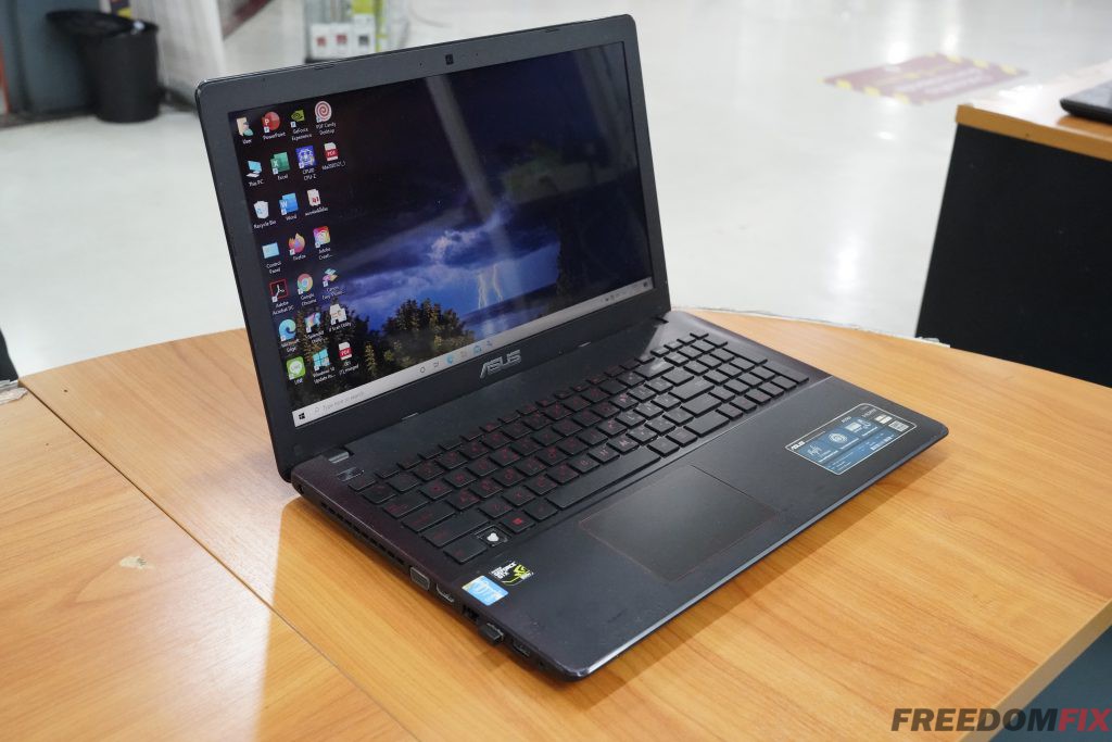 เปลี่ยนคีย์บอร์ด ASUS A550J K550J คีย์บอร์ดเสีย กดไม่ติด ปุ่มหลุด ปุ่มเสีย เปลี่ยนคีย์บอร์ดใหม่