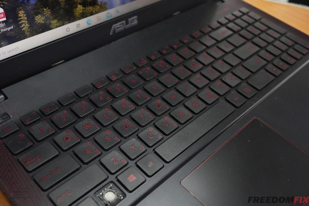 เปลี่ยนคีย์บอร์ด ASUS A550J K550J คีย์บอร์ดเสีย กดไม่ติด ปุ่มหลุด ปุ่มเสีย เปลี่ยนคีย์บอร์ดใหม่
