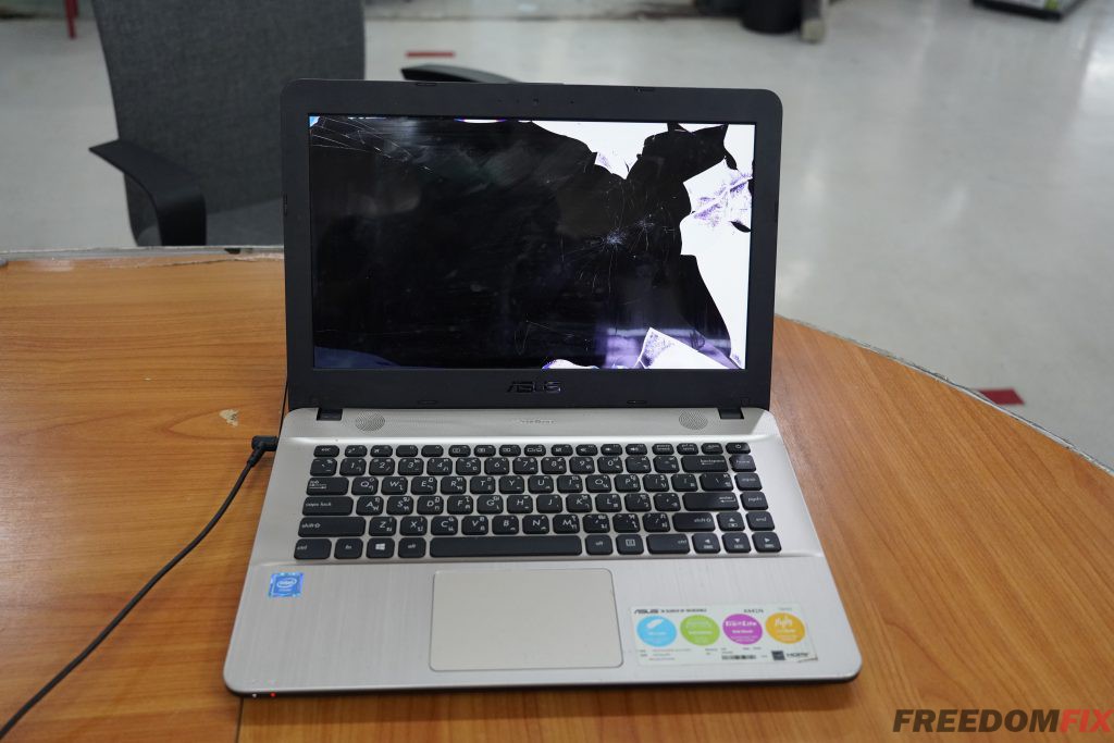 เปลี่ยนจอ ASUS X441N Notebook จอแตก จอเสีย จอร้าว จอพัง จอเป็นเส้น เปลี่ยนจอใหม่ได้ครับ
