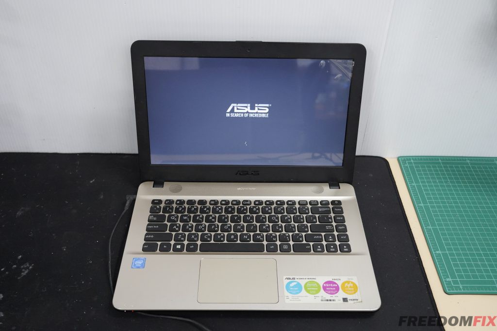 เปลี่ยนจอ ASUS X441N Notebook จอแตก จอเสีย จอร้าว จอพัง จอเป็นเส้น เปลี่ยนจอใหม่ได้ครับ