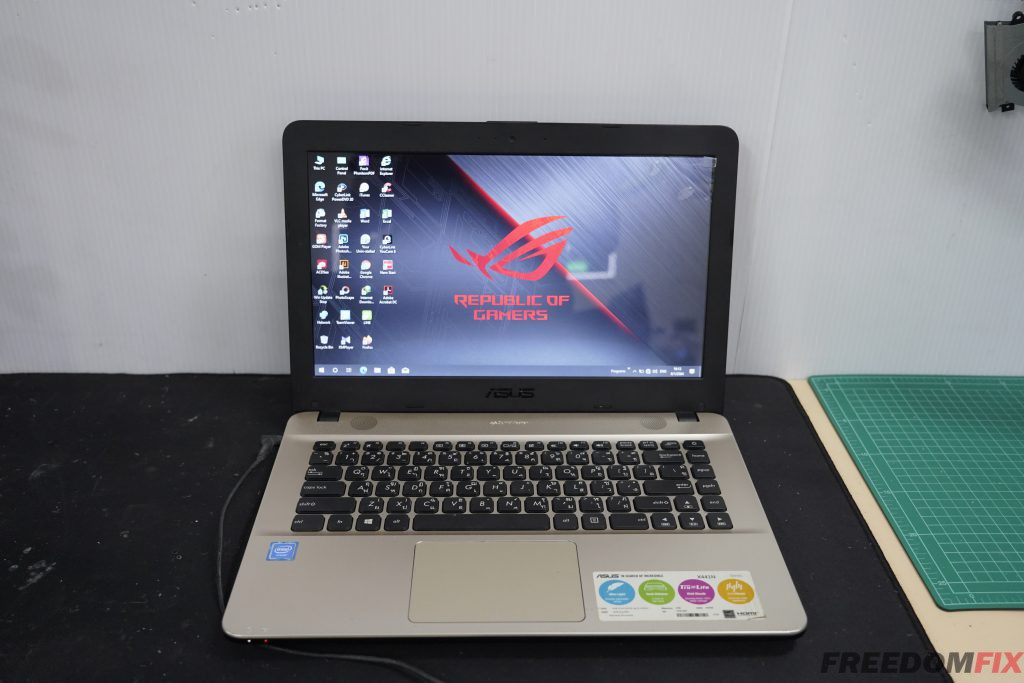 เปลี่ยนจอ ASUS X441N Notebook จอแตก จอเสีย จอร้าว จอพัง จอเป็นเส้น เปลี่ยนจอใหม่ได้ครับ