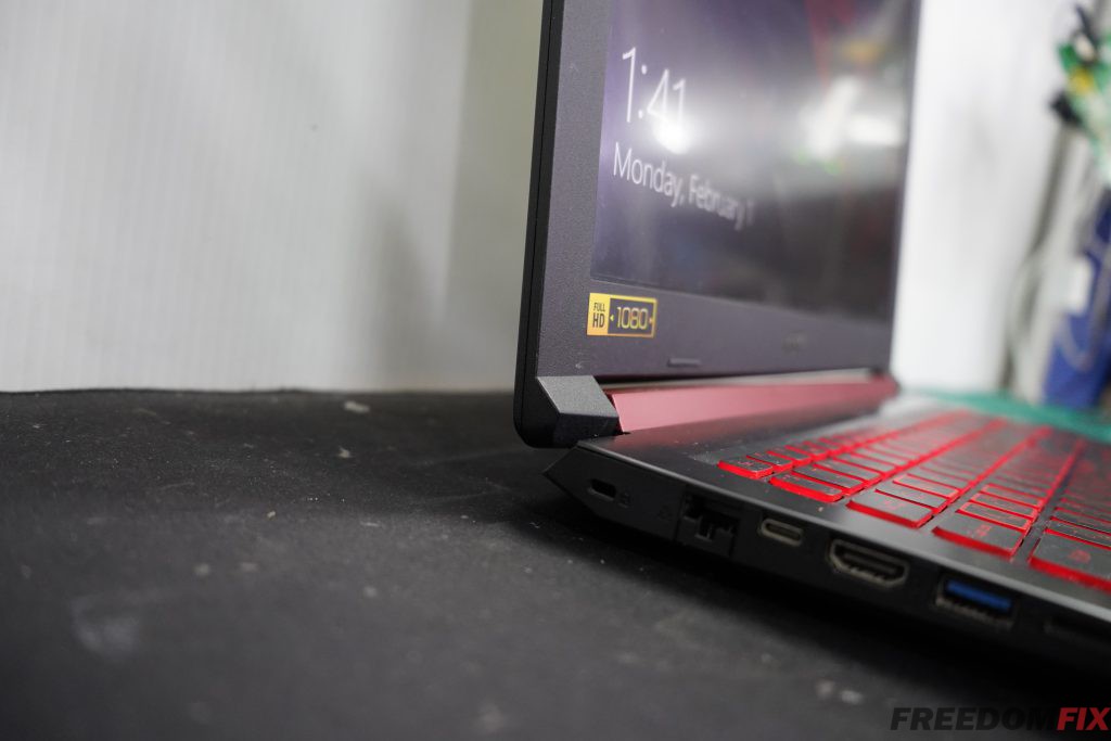 รับเปลี่ยนบานพับ ซ่อมกรอบจอ ACER Nitro 5 AN515 กรอบแตก บานพับหัก เวลาเปิดเครื่อง จอแตก จออ้า เปิดพับจอไม่ได้ LINE @FREEDOMFIX