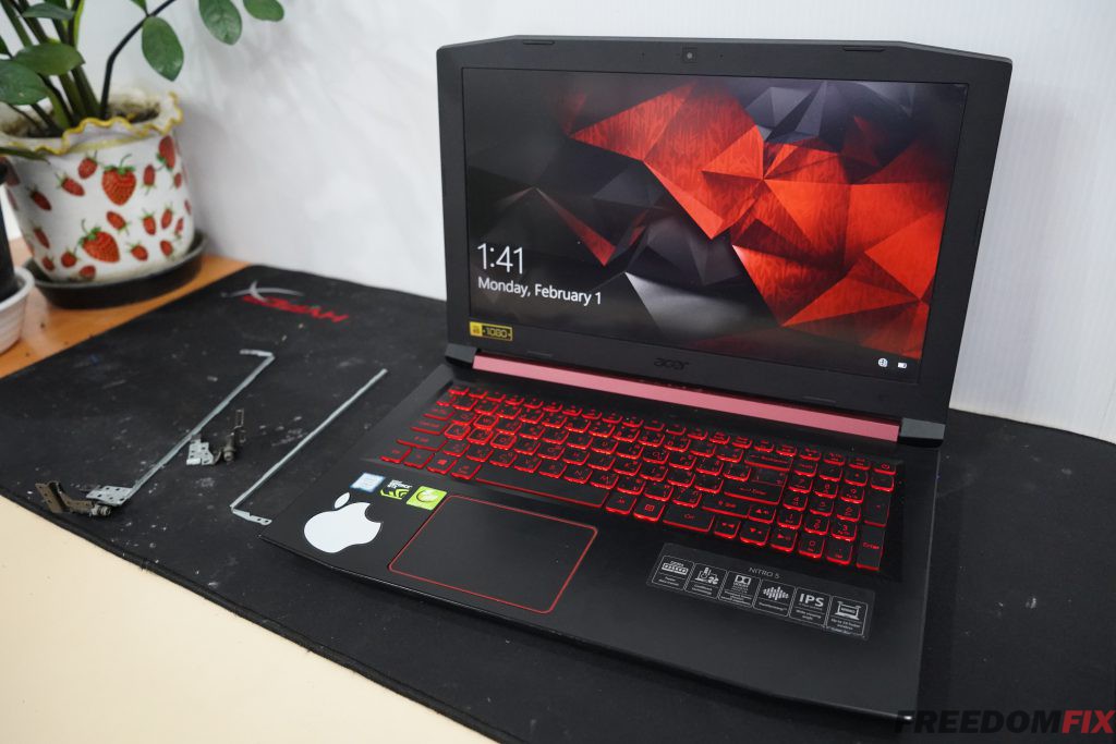 รับเปลี่ยนบานพับ ซ่อมกรอบจอ ACER Nitro 5 AN515 กรอบแตก บานพับหัก เวลาเปิดเครื่อง จอแตก จออ้า เปิดพับจอไม่ได้ LINE @FREEDOMFIX