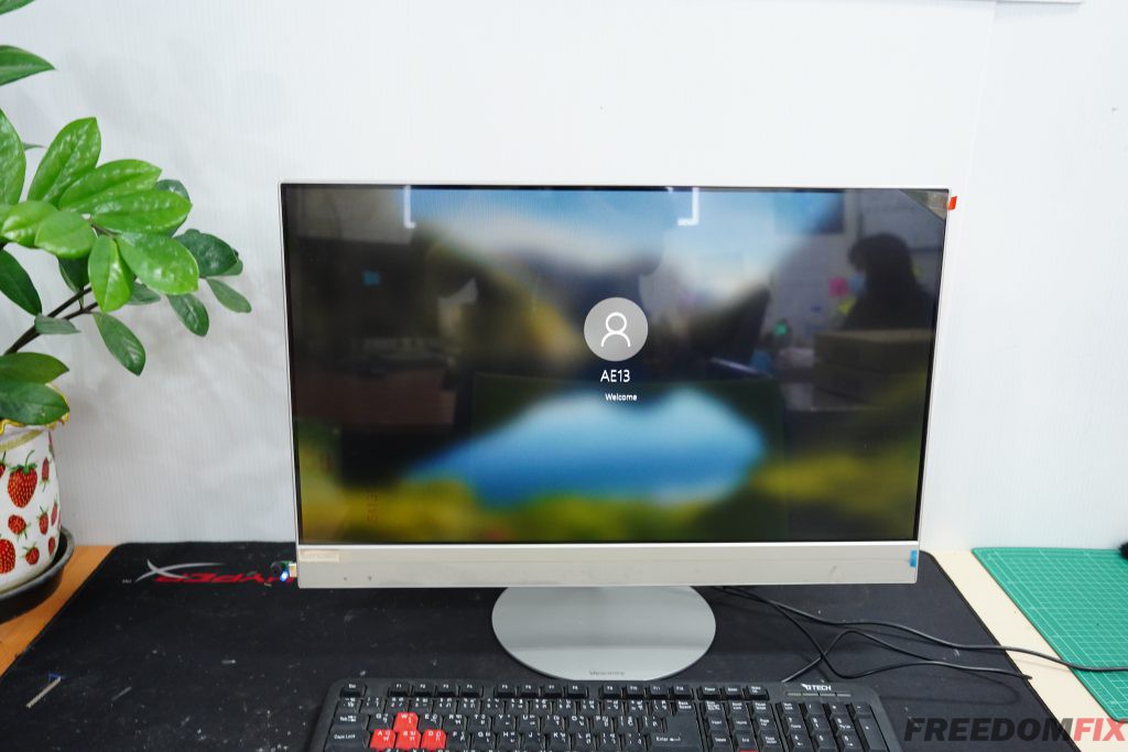 รับเปลี่ยนจอคอม ออลอินวัน LENOVO 520-24IKU จอแตก จอร้าว จอเสีย จอพัง เปลี่ยนจอใหม่ รับประกันจอ 6 เดือน LINE @FREEDOMFIX