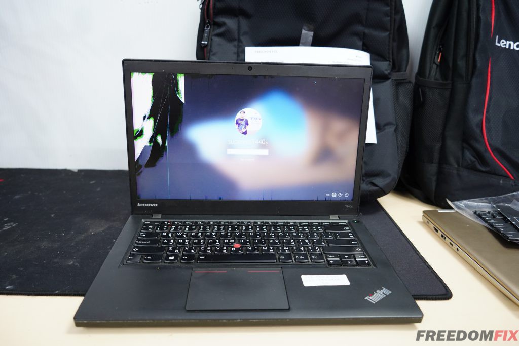 รับเปลี่ยนจอ LENOVO T440S จอแตก จอร้าว จอเสีย จอเป็นเส้น HD+ เปลี่ยนเป็น FHD IPS LINE @FREEDOMFIX พันทิพย์งามวงศ์วาน ชั้น 5 ห้อง 5011/1