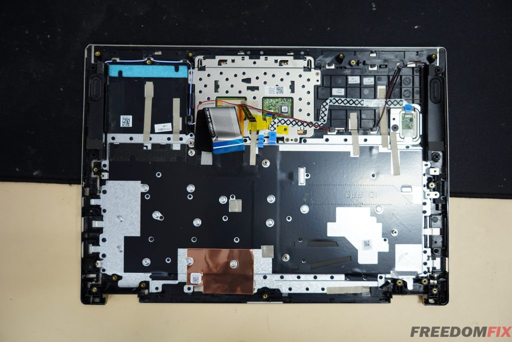 รับเปลี่ยนคีย์บอร์ด LENOVO YOGA 520-14IKB แป้นเสีย กดไม่ติดบางปุ่ม คีย์บอร์ดพัง เปลี่ยนใหม่ยกแผง มีไฟ LINE @FREEDOMFIX