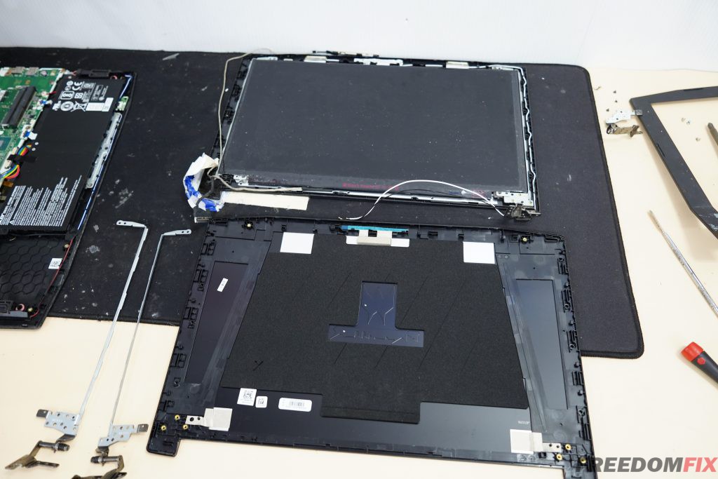 รับเปลี่ยนกรอบจอ ACER Nitro 5 กรอบจอแตก บอดี้แตก เปลี่ยนบอดี้ใหม่ ฝาจอแตก อ้า เปิดปิดเครื่องไม่ได้ รุ่นเครื่อง AN515-51 LINE @FREEDOMFIX