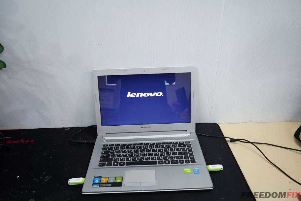 รับซ่อมโน๊ตบุ๊ค LENOVO Z40 Z40-70 เปิดไม่ติด ไฟไม่เข้า เมนบอร์ดเสีย ภาคจ่ายไฟมีปัญหา ซ่อมระบบไฟ LINE @FREEDOMFIX