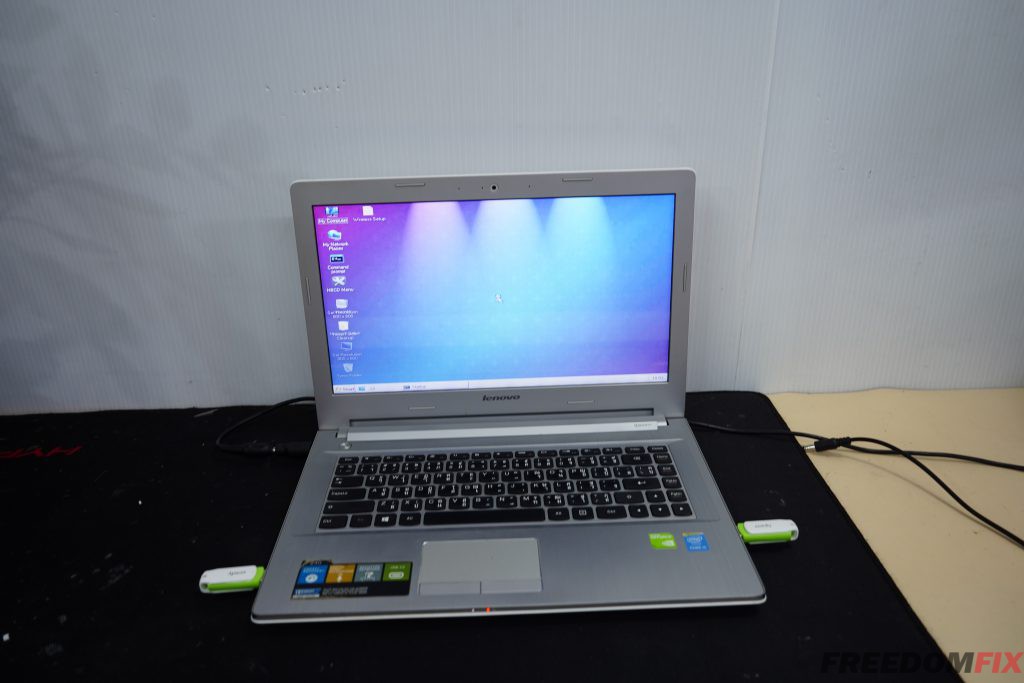 รับซ่อมโน๊ตบุ๊ค LENOVO Z40 Z40-70 เปิดไม่ติด ไฟไม่เข้า เมนบอร์ดเสีย ภาคจ่ายไฟมีปัญหา ซ่อมระบบไฟ LINE @FREEDOMFIX