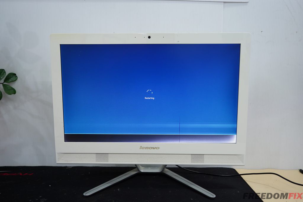 รับเปลี่ยนจอคอม ออลอินวัน LENOVO C40-30 จอแตก จอร้าว จอเสีย จอเป็นเส้น เปลี่ยนจอใหม่ได้ครับ LINE @FREEDOMFIX