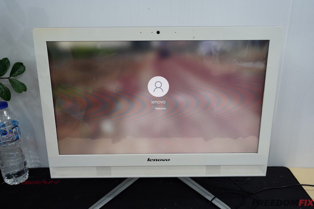รับเปลี่ยนจอคอม ออลอินวัน LENOVO C40-30 จอแตก จอร้าว จอเสีย จอเป็นเส้น เปลี่ยนจอใหม่ได้ครับ LINE @FREEDOMFIX