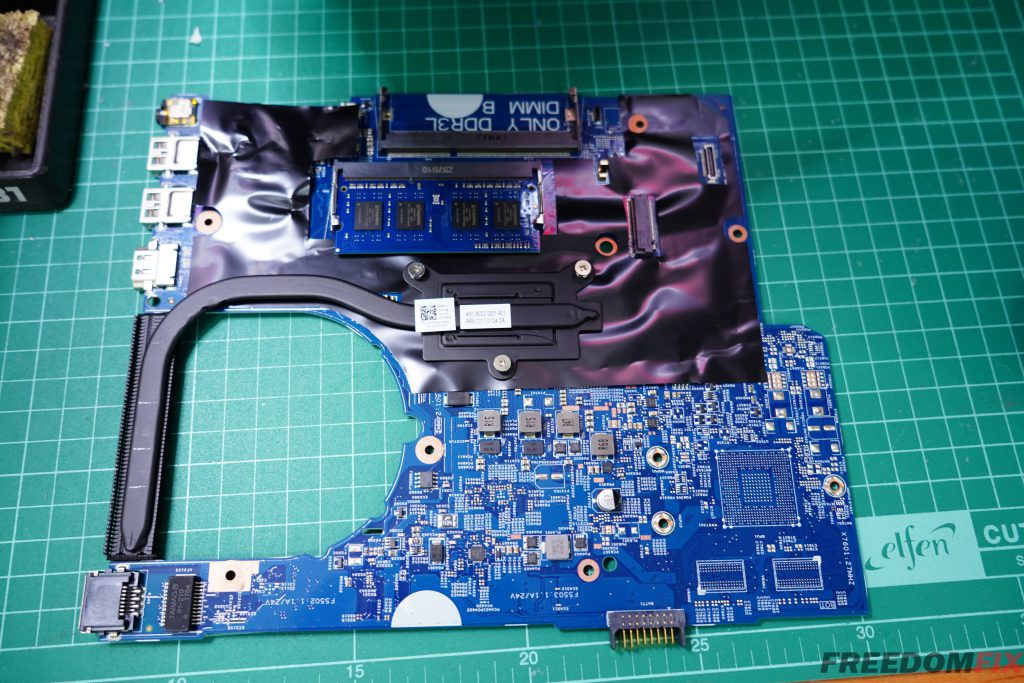 รับซ่อมโน๊ตบุ๊ค DELL Latitude 3470 เปิดไม่ติด ไฟไม่เข้า เมนบอร์ดเสีย ภาคจ่ายไฟมีปัญหา ซ่อมระบบไฟ LINE @FREEDOMFIX