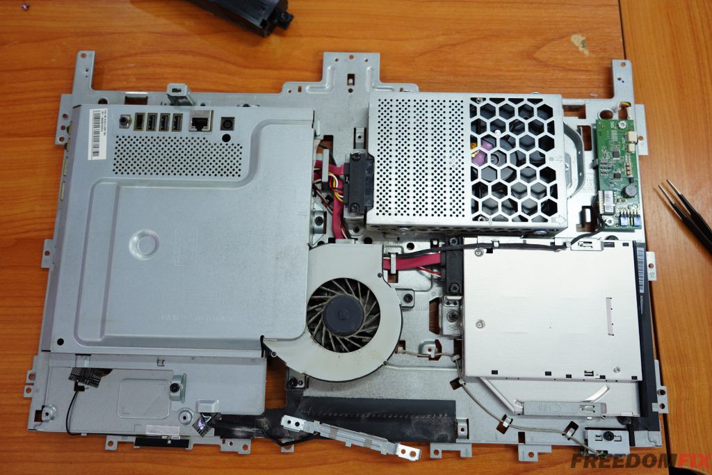 รับเปลี่ยนจอคอม ออลอินวัน AIO HP 20 19.5 นิ้ว 20-2300X จอแตก จอร้าว จอเสีย จอเป็นเส้น เปลี่ยนจอใหม่ได้ครับ LINE @FREEDOMFIX