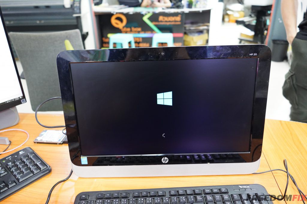 รับเปลี่ยนจอคอม ออลอินวัน AIO HP 20 19.5 นิ้ว 20-2300X จอแตก จอร้าว จอเสีย จอเป็นเส้น เปลี่ยนจอใหม่ได้ครับ LINE @FREEDOMFIX