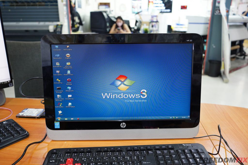 รับเปลี่ยนจอคอม ออลอินวัน AIO HP 20 19.5 นิ้ว 20-2300X จอแตก จอร้าว จอเสีย จอเป็นเส้น เปลี่ยนจอใหม่ได้ครับ LINE @FREEDOMFIX