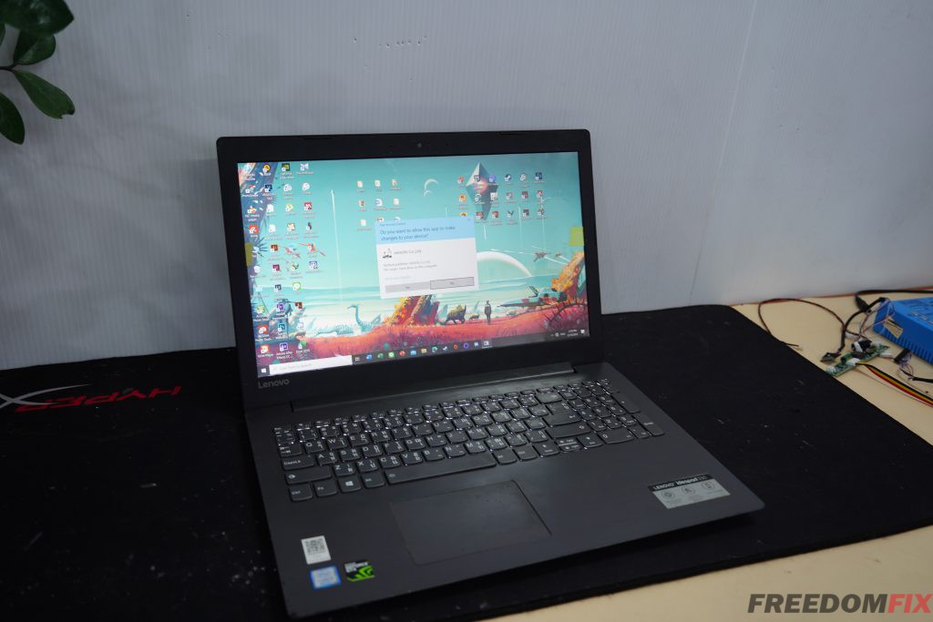 รับเปลี่ยนจอ ซ่อมบอดี้ กรอบจอ LENOVO 330-15ICH จอเสีย บอดี้แตก จอร้าว จอเป็นเส้น บานพับหัก LINE @FREEDOMFIX