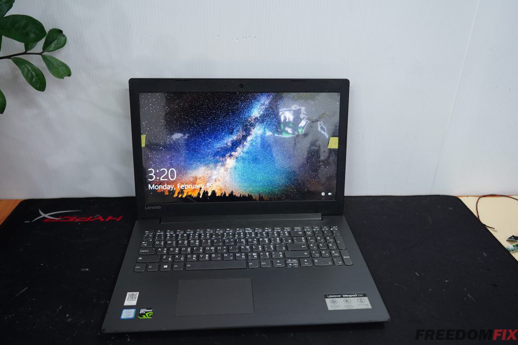 รับเปลี่ยนจอ ซ่อมบอดี้ กรอบจอ LENOVO 330-15ICH จอเสีย บอดี้แตก จอร้าว จอเป็นเส้น บานพับหัก LINE @FREEDOMFIX