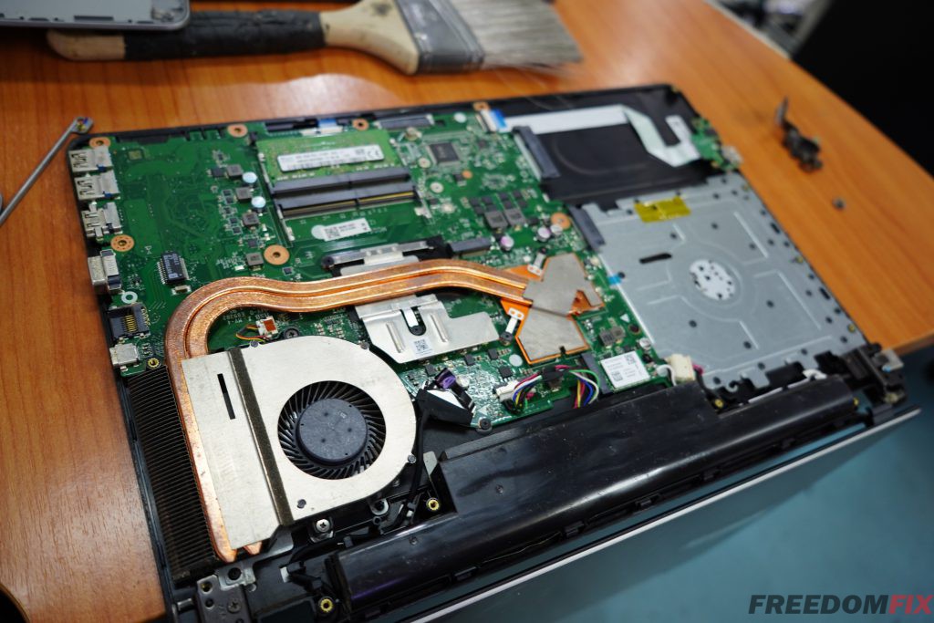 รับเปลี่ยนกรอบจอ ACER Aspire F15 F5-573G กรอบจอแตก บานพับหัก บอดี้พัง เปลี่ยนบานพับพร้อมกรอบจอ LINE @FREEDOMFIX