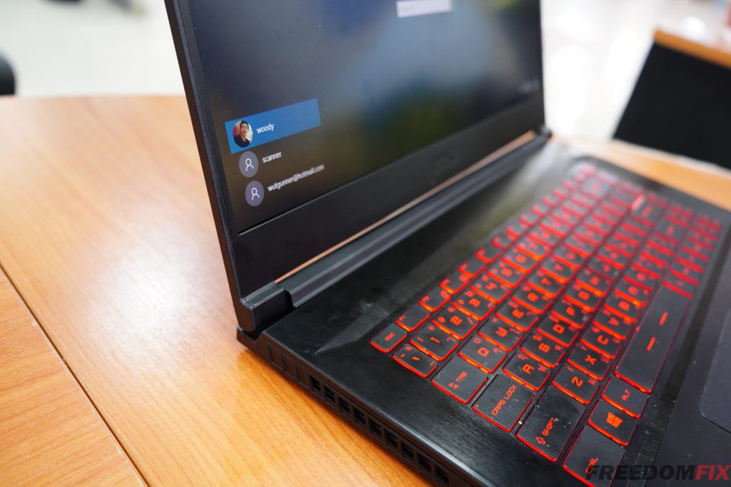 รับเปลี่ยนกรอบจอ MSI GF63 บานพับหลุด กรอบจอแตก บอดี้อ้า เวลาเปิดหน้าจอ เปิด-ปิดเครื่องลำบาก LINE @FREEDOMFIX