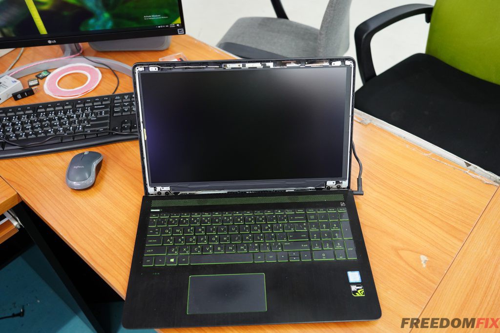 รับเปลี่ยนจอโน๊ตบุ๊ค HP 15-CB 15-CB035TX จอแตก จอร้าว จอเสีย จอพัง จอเป็นเส้น เปลี่ยนจอใหม่ LINE @FREEDOMFIX