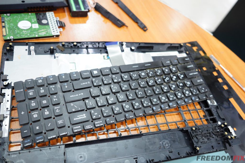 รับเปลี่ยนคีย์บอร์ด MSI GL62 6QF Keyboard เสีย กดไม่ติด ปุ่มหลุด น้ำหกใจ ปุ่มเสีย เปลี่ยนแป้นพิมพ์ใหม่ แบบมีไฟ LINE @FREEDOMFIX