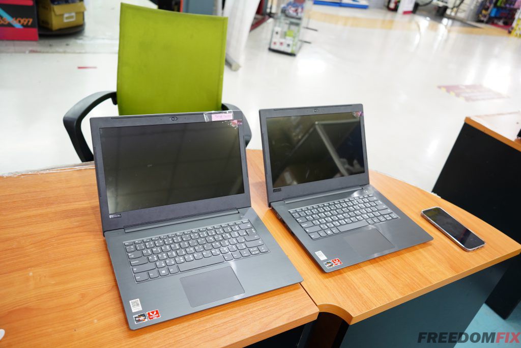 รับเปลี่ยนจอโน๊ตบุ๊ค Lenovo V330-14ARR จอแตก จอร้าว จอเสีย จอเป็นเส้น จอพัง เปลี่ยนจอใหม่ LINE @FREEDOMFIX