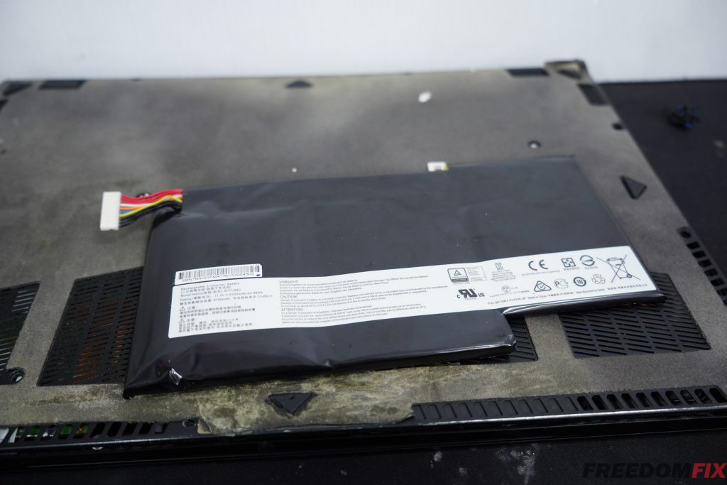 รับเปลี่ยนแบตโน๊ตบุ๊ค MSI GS63 BTY-M6J แบตบวม ไม่เก็บไฟ เปลี่ยนแบตเตอรี่ใหม่ LINE @FREEDOMFIX