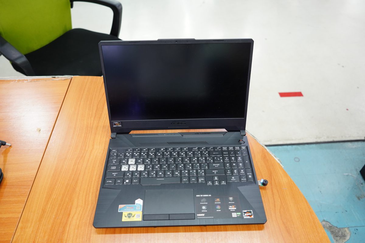 รับซ่อมโน๊ตบุ๊ค ASUS FX505 FX505D เปิดไม่ติด ไฟไม่เข้า เครื่องพัง ใช้งานไม่ได้ เมนบอร์ดเสีย ภาคจ่ายไฟมีปัญหา LINE @FREEDOMFIX