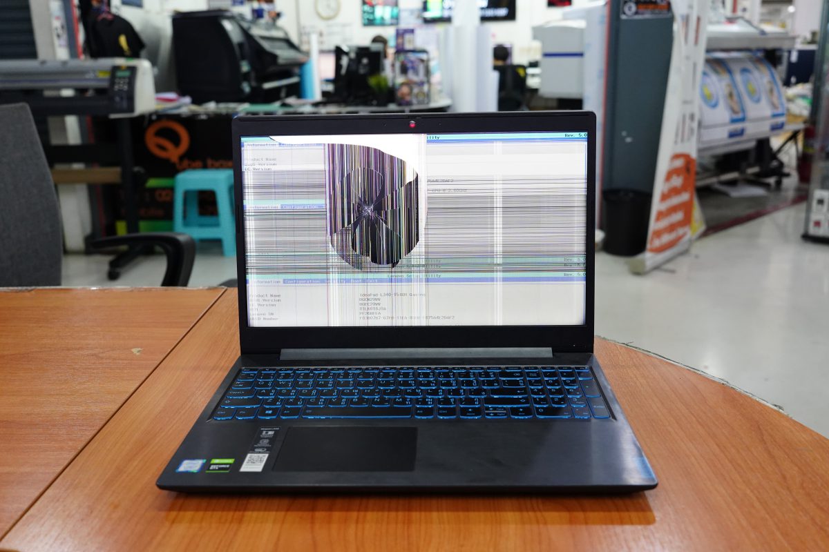 รับเปลี่ยนจอโน๊ตบุ๊ค LENOVO L340-15IRH จอแตก จอร้าว จอเสีย จอเป็นเส้น เปลี่ยนจอใหม่ LED 15.6 FHD LINE @FREEDOMFIX