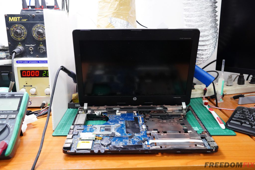 รับซ่อมโน๊ตบุ๊ค HP 4330S เปิดไม่ติด ไฟไม่เข้า เครื่องพัง ใช้งานไม่ได้ เมนบอร์ดเสีย ภาคจ่ายไฟมีปัญหา LINE @FREEDOMFIX