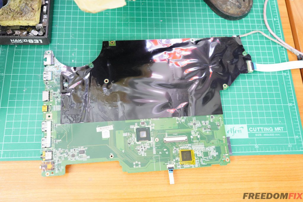 รับซ่อมโน๊ตบุ๊ค MSI GP72 เปิดไม่ติด ไฟไม่เข้า เครื่องพัง เมนบอร์ดเสีย ภาคจ่ายไฟ มีปัญหา LINE @FREEDOMFIX
