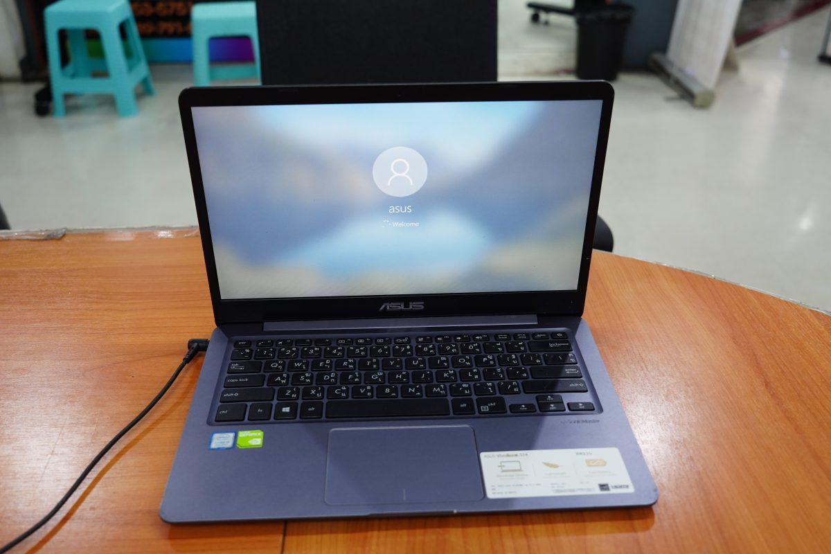 รับเปลี่ยนคีย์บอร์ด ASUS X411U คีย์บอร์ดเสีย กดไม่ติด ปุ่มพัง ปุ่มหลุด เปลี่ยนแป้นใหม่ LINE @FREEDOMFIX