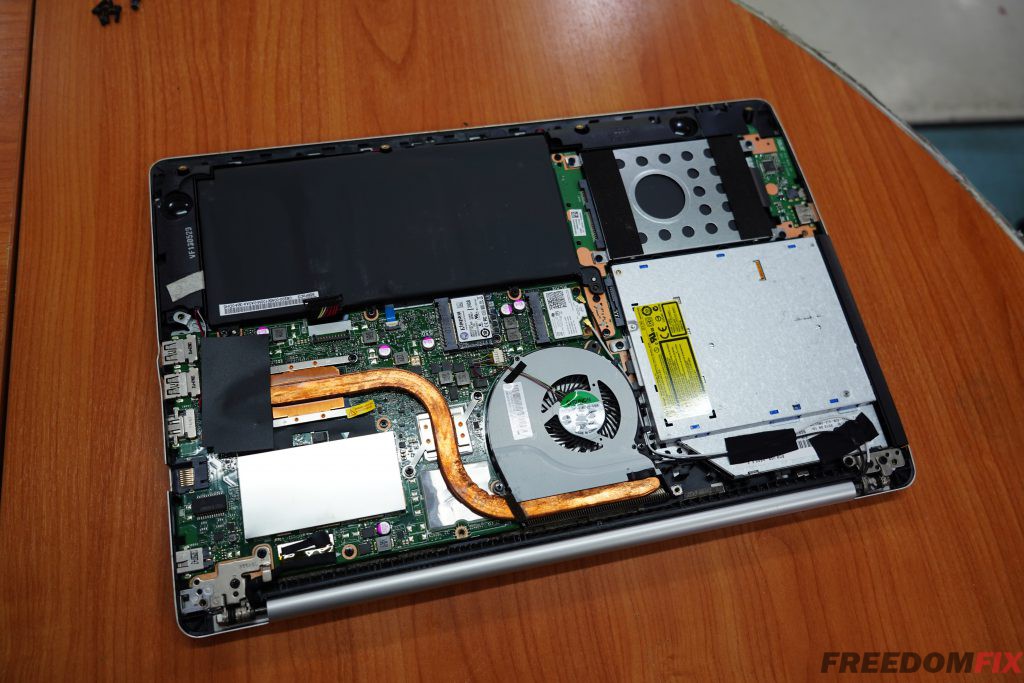 รับเปลี่ยนคีย์บอร์ด ASUS S551L คีย์บอร์ดเสีย กดไม่ติด ปุ่มหลุด ปุ่มพัง ปุ่มกดไม่ติด เปลี่ยนแป้นใหม่ LINE @FREEDOMFIX
