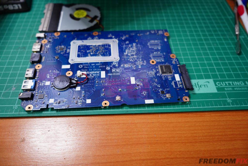 รับซ่อมโน๊ตบุ๊ค LENOVO 110-15ACL เปิดไม่ติด ไฟไม่เข้า เครื่องพัง เมนบอร์ดเสีย ภาคจ่ายไฟ มีปัญหา โดนน้ำ LINE @FREEDOMFIX