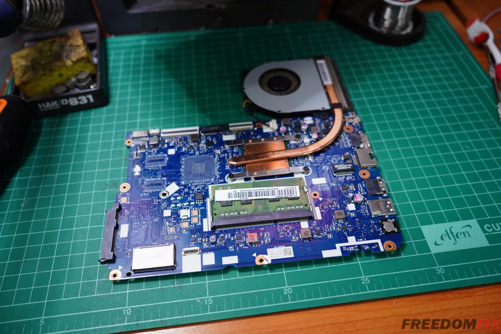 รับซ่อมโน๊ตบุ๊ค LENOVO 110-15ACL เปิดไม่ติด ไฟไม่เข้า เครื่องพัง เมนบอร์ดเสีย ภาคจ่ายไฟ มีปัญหา โดนน้ำ LINE @FREEDOMFIX