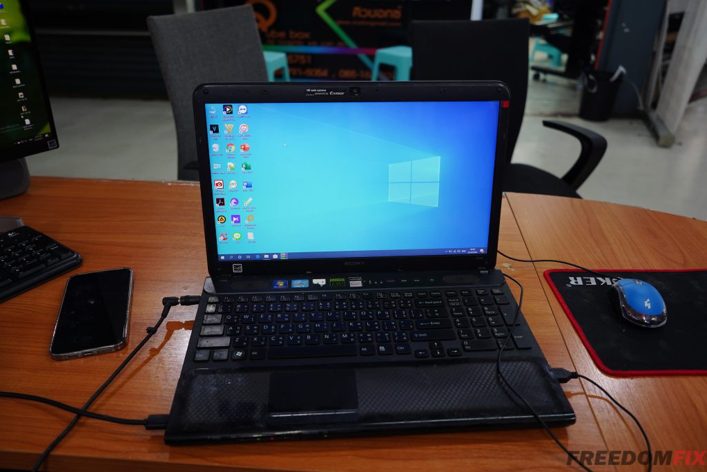 รับเปลี่ยนจอโน๊ตบุ๊ค SONY VPCCB จอเหลือง จอเสื่อม จอเสีย เป่าฝุ่นทำความสะอาดเครื่อง เปลี่ยนซิลิโคน อัพเกรด SSD LINE @FREEDOMFIX