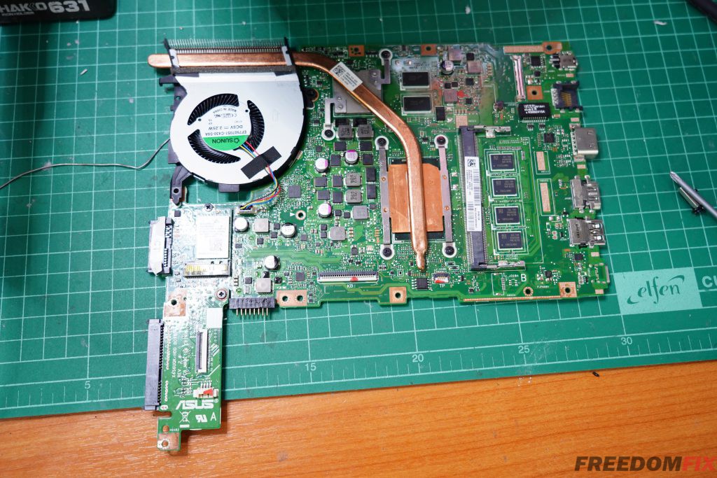 รับซ่อมโน๊ตบุ๊ค ASUS K456U เปิดไม่ติด ไฟไม่เข้า เครื่องโดนน้ำ เมนบอร์ดเสีย ภาคจ่ายไฟมีปัญหา LINE @FREEDOMFIX